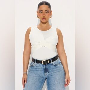 NWOT Fashion nova with a twist ribbed bodysuit - S